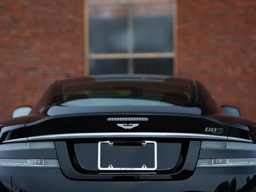 Детали экстерьера Aston Martin DBS 2012 года  (фото 14 из 53)